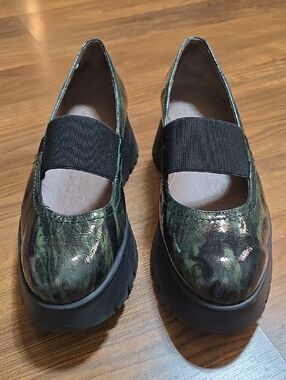 Wonders Platform Mary Jane Loafer Black and Green Marble Patent